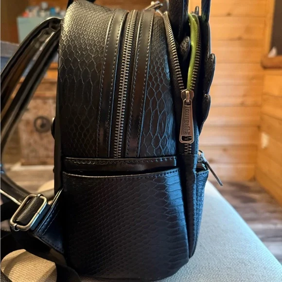 Universal Black and Green Kids Dragon Backpack - Picture 3 of 3